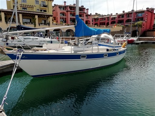 Hallberg Rassy 352