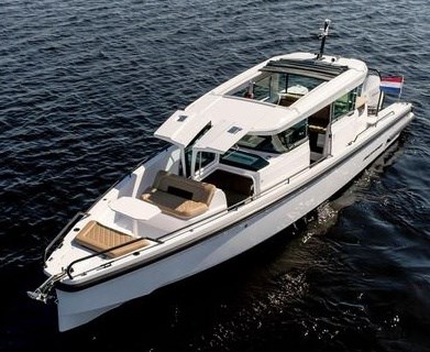 Axopar 37 Xc Cross Cabin