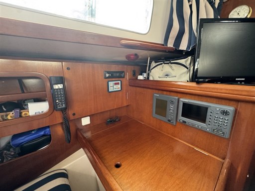 Beneteau Oceanis 40 CC - 24