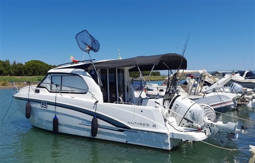 Beneteau Antares 8