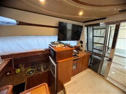 Ferretti 46 tv