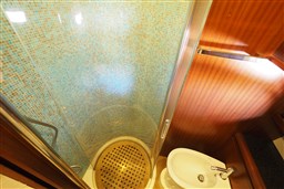 Maine 480_box doccia servizi armatore