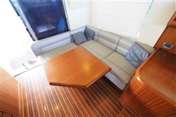 Maine 480_divano e tavolo dinette