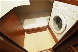 Maine 480_terza cabina con lavatrice