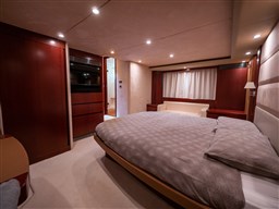 Princess V70 owner tv