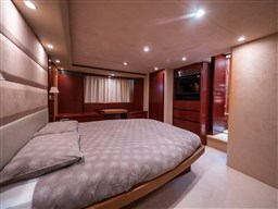 Princess V70 owner beauty