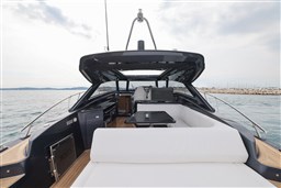 Focus 44_pozzetto vista da prendisole poppa