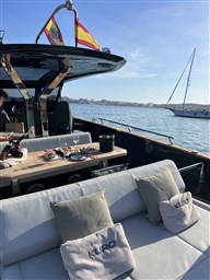 Focus Forza 37_tavolo e prendisole accoglienza