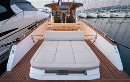 Focus Forza 37_white_prendisole e tavolo 