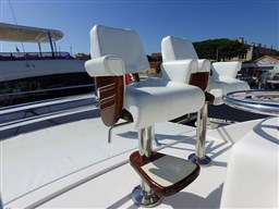 BERTRAM 540_poltroncine postazione comandi fly