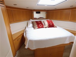 BERTRAM 540_cabina prua