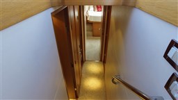 BERTRAM 540_accesso zona notte