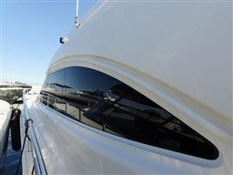 BERTRAM 540_finestratura laterale