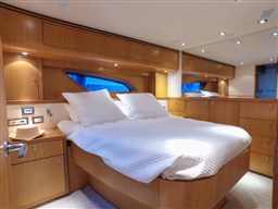 BERTRAM 540_cabina centro barca