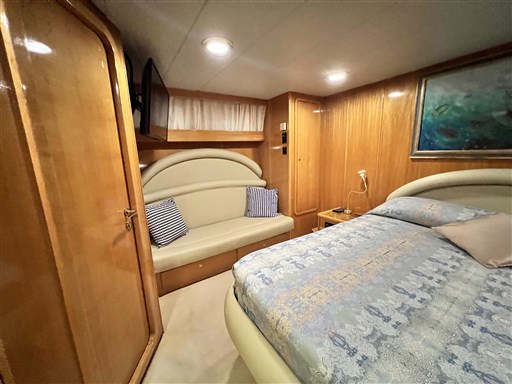 Piantoni 63 cabina armatoriale a centro barca 