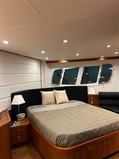 Sunseeker Manhattan 70 Armatoriale a centro barca