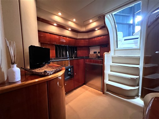 Princess V42