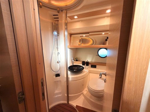 AZIMUT 43 FLY Bagno ospiti