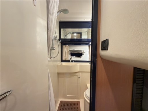 Sarnico 43 .40.bagno ospiti.