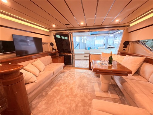 Ferretti 165-43-dinette