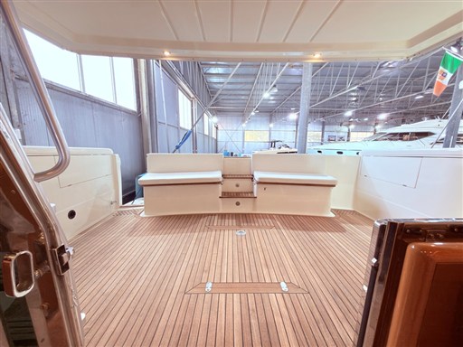 Ferretti 165-44-pozzetto
