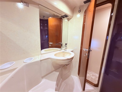 Ferretti 165-34-bagno ospiti