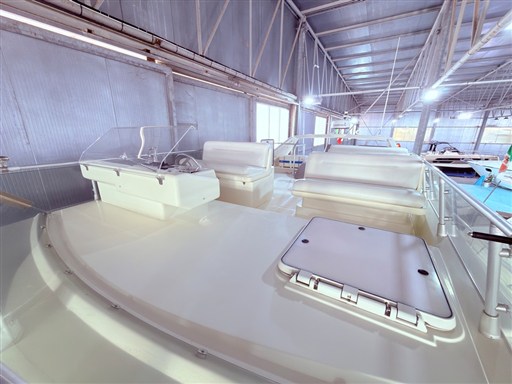 Ferretti 165-51-fly