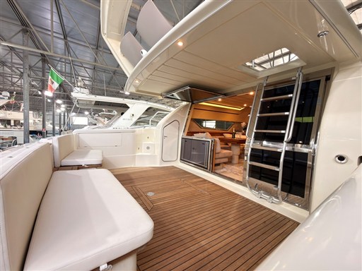 Ferretti 165-06- pozzetto
