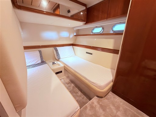 Ferretti 165-36-cabina ospiti