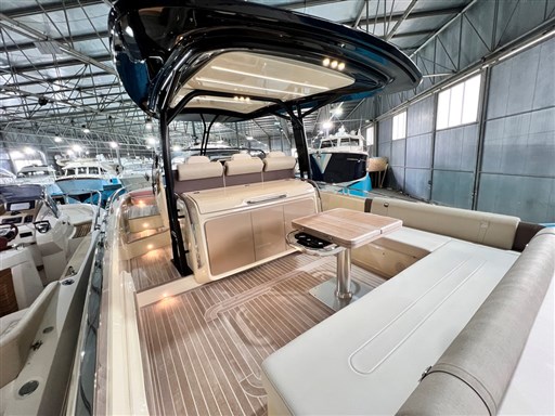 Invictus 370 GT