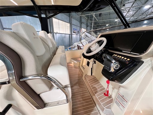 Invictus 370 GT