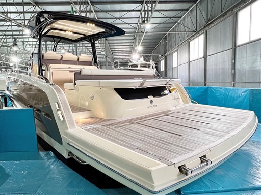 Invictus 370 GT