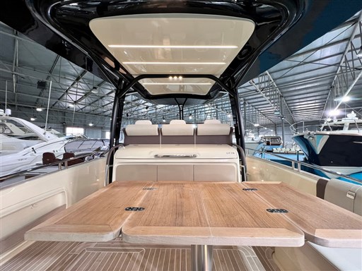 Invictus 370 GT