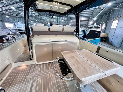 Invictus 370 GT