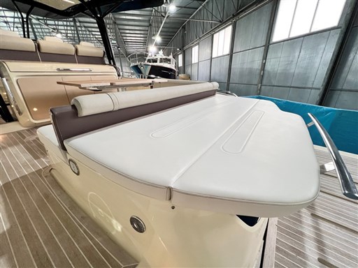 Invictus 370 GT