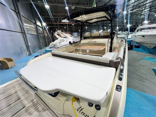 Invictus 370 GT