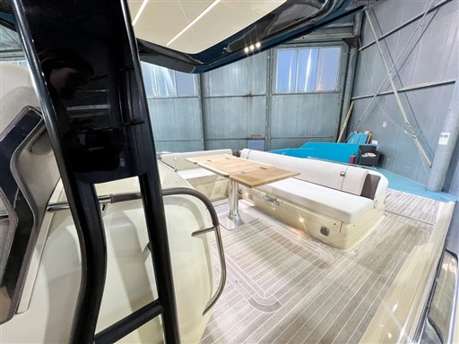 Invictus 370 GT