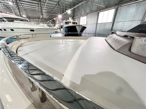 Invictus 370 GT