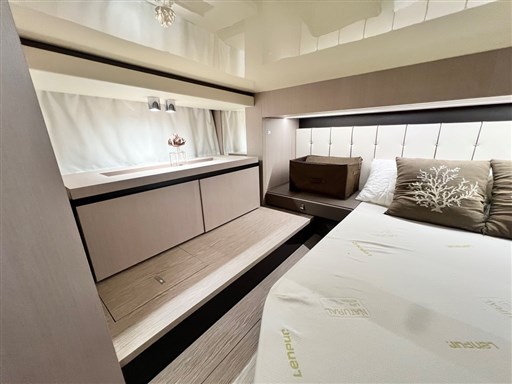Invictus 370 GT Cabina ospiti di poppa