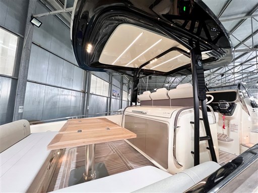 Invictus 370 GT
