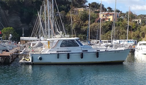 42' Hard Top Express