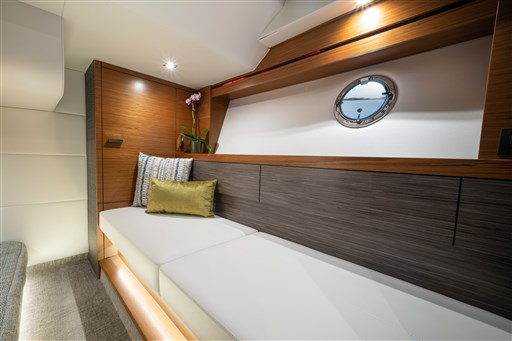 Tiara 39 Coupe guest cabin lounge & third berth