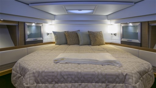 Tiara 44 Coupe master cabin