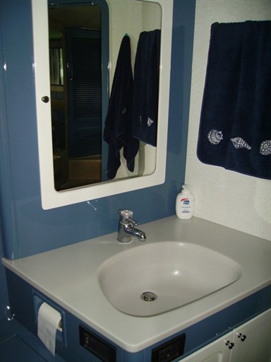 Sarnico 55 bathroom