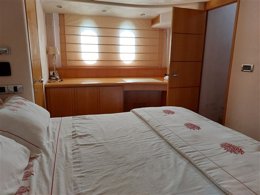 Rodman Yacht 64 Belisa, cabina armatoriale oblò