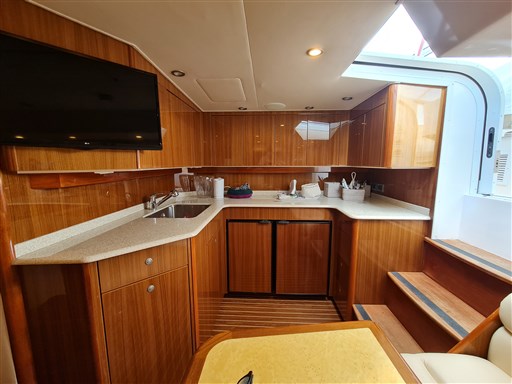 Viking 45 Open, galley