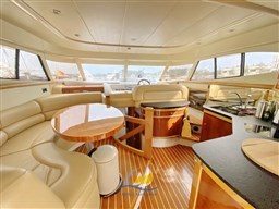 T52 # Salon vom Eingang