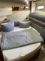 Sealine T 52 Schlaf Gästekabine links.JPG