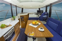 3-All-the-living-equipment-is-positioned-on-the-main-deck