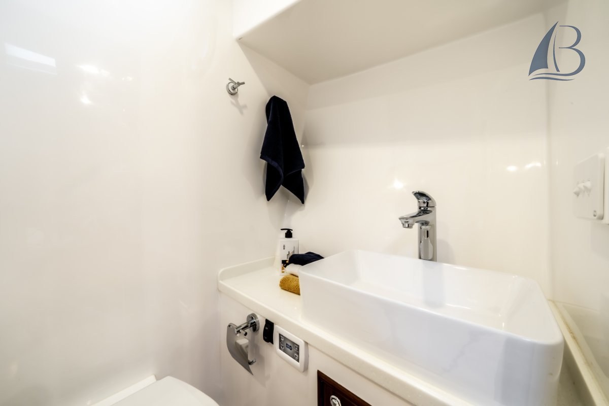 460SX guestbathroom